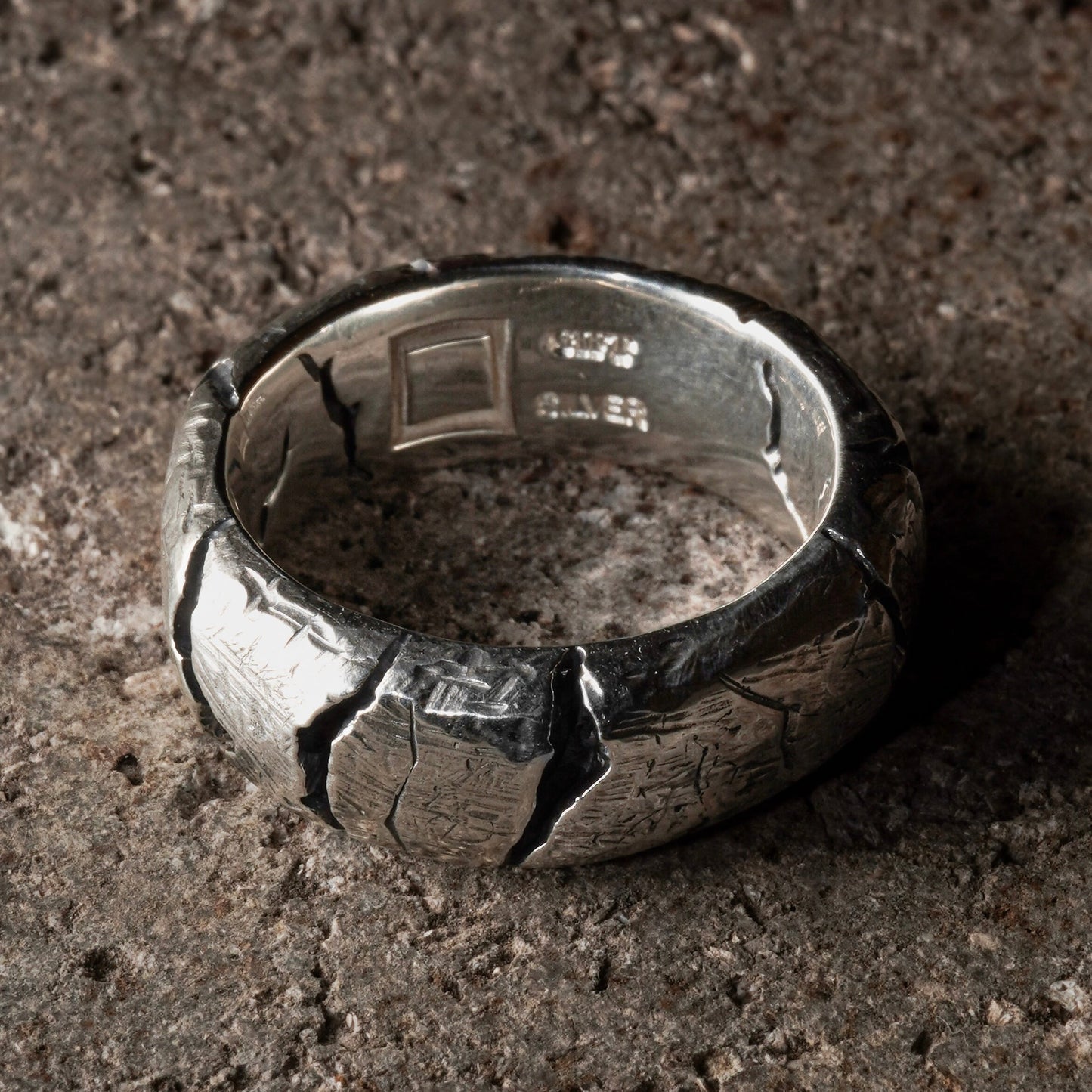 Crack Ring 10 - 925 Sterling Silver